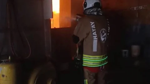 Reyhanlı'da Yanan İş Yeri Kullanılamaz Hale Geldi