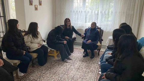 Miniklerden Büyüklere Bayram Ziyareti
