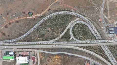 Milyonlarca Öğrenci Pazartesi Ders Başı Yapacak