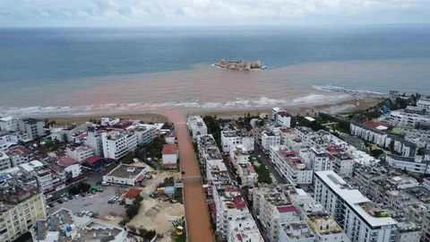 Mersin Kızkalesi'nde Sel Suları Etkili Oldu