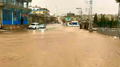 Gaziantep'te Sağanak Yağış Etkili Oldu
