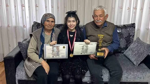 Manisa'da Minik Piyanist Başarı Elde Etti