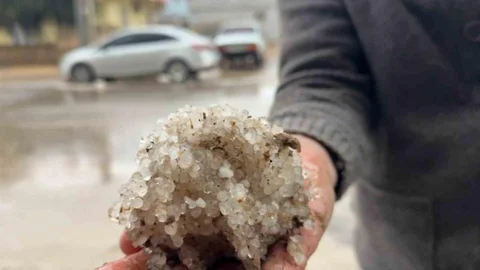 Şanlıurfa’da Dolu Yağışı Yaşamı Olumsuz Etkiledi