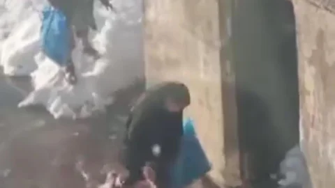 Yüksekova'da Çocuklar Şeker Topluyor