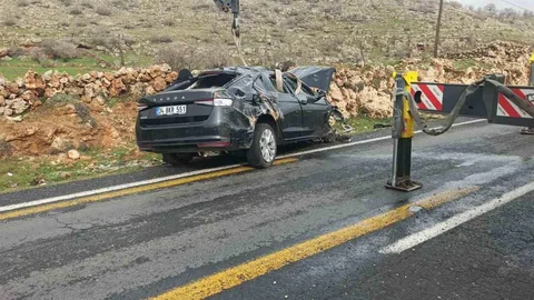 Mardin'de Takla Atan Araçta 3 Yaralı