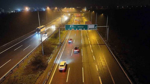 Düzce Otoyolunda Trafik Yoğunluğu Devam Ediyor