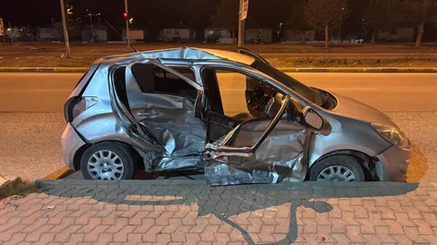 Erzincan'da Trafik Kazası: 3 Yaralı