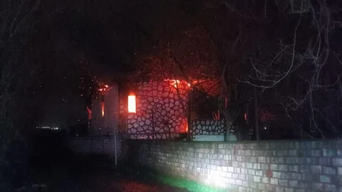 Diyarbakır'da Çiftlik Yangını Kontrol Altına Alındı