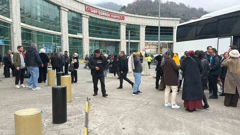 Sarp Sınır Kapısı'nda Bayram Yoğunluğu
