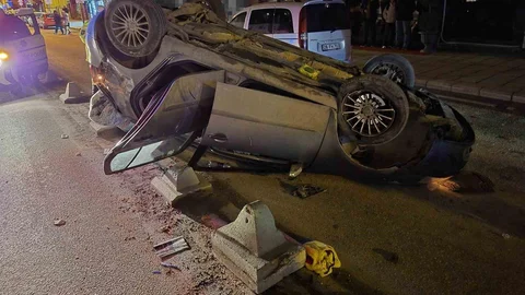 Eskişehir'de Otomobil Takla Attı