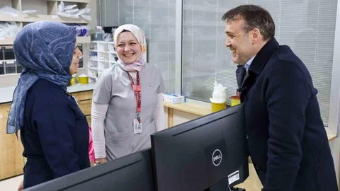 Vali Sözer Bayramda Hastane ve Huzurevi Ziyareti Yaptı