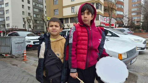 Küçük Davulcunun Bayram Harçlığı Yöntemi