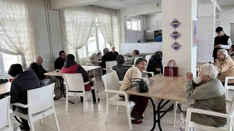 Burhaniye'de Huzurevi Ziyareti
