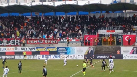 Vanspor FK ve Sarıyer Beraberlik Elde Etti