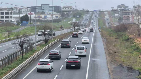 Tekirdağ-İstanbul Yolunda Bayram Dönüşü Yoğunluğu