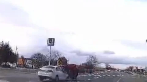 Otomobil ve Traktör Çarpıştı, İki Yaralı