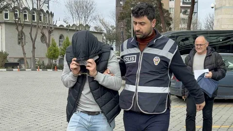 Eski Karısının Cep Telefonunu Gaspa Tehdit Etti