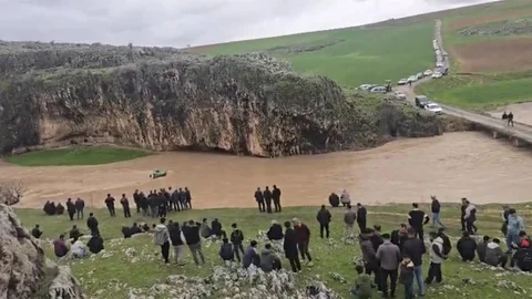 Adıyaman'da Sele Kapılan Traktör Kurtarıldı
