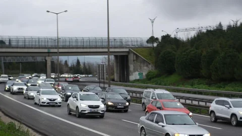 Kocaeli'de Tatil Dönüşü Trafik Yoğunluğu