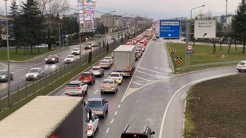 İnegöl'de Dönüş Yoğunluğu Yaşanıyor