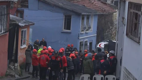 İstanbul'da Doğalgaz Patlaması Sonucu İki Bina Çöktü
