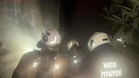 Antakya'da Bodrum Katında Yangın Çıktı