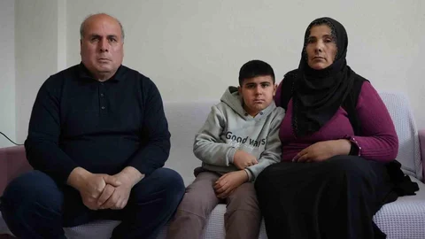 Bir Baba Oğlunu Kaybetti, Diğer Oğlu İçin Yardım Arıyor