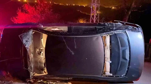 Sinop'ta Otomobil Devrildi, İki Kişi Yaralandı