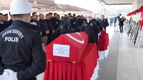 Katar'da Helikopter Kazası Töreni