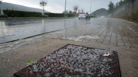 Muğla'da Kısa Süreli Dolu Yağışı