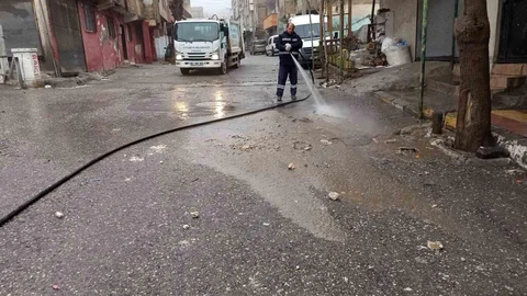 Eyyübiye'de Sel Temizliği Devam Ediyor