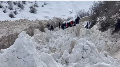 Şırnak'ta Öğrencileri Taşıyan Servis Kurtuldu