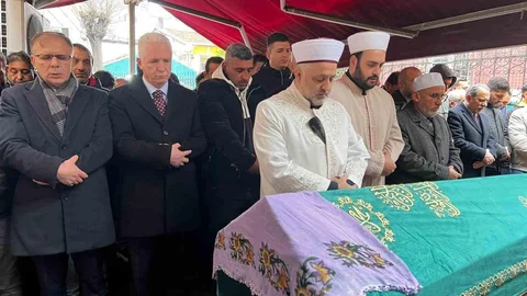 İstanbul'da Çöken Binada Bir Kadın Hayatını Kaybetti