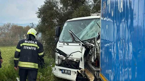 Milas'ta Kamyonet Kazası Meydana Geldi