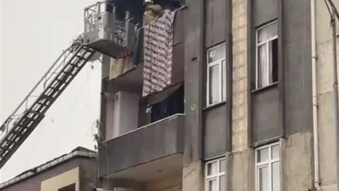 Küçükçekmece'de Yangın Paniği Yaşandı