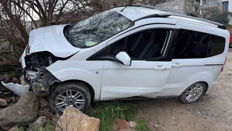 Osmaniye'de Freni Boşalan Araç Kaza Yaptı