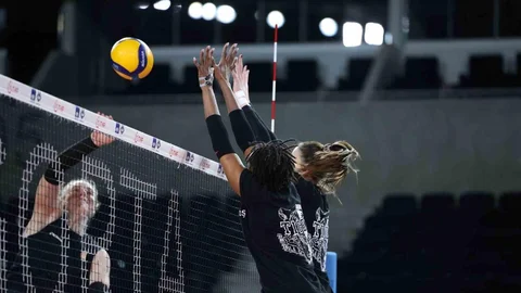 Eczacıbaşı Dynavit Final İçin Sahada