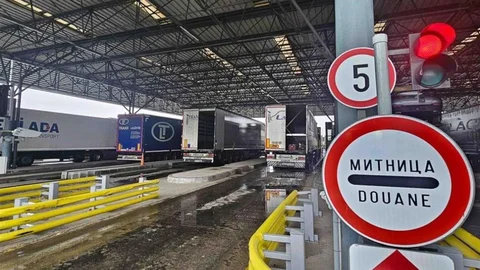 Çikolata Dolusu Çantada Gizli Para Bulundu