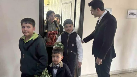 Susuz'da Öğrencilerden Anlamlı Ziyaret