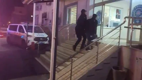 Hırsızlık Suçundan Aranan Hükümlü Yakalandı