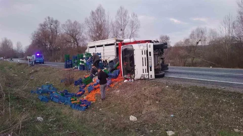 Domaniç'te Kamyonet Takla Attı