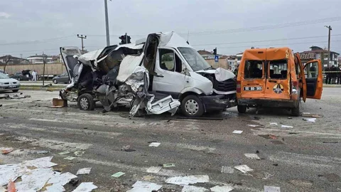 Freni Patlayan Tır Kazası: 18 Yaralı
