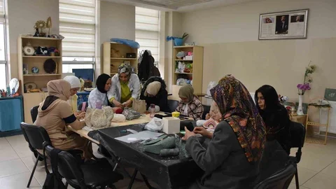 Kadınlar Gaziantep'te Ekonomiye Katkı Sağlıyor