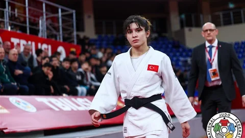 Tuğçe Beder Tiflis Grand Slam'da Şampiyon Oldu