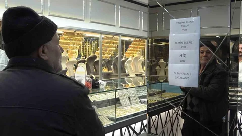 Bursa'da Kuyumcuda İzdiham Yaşandı