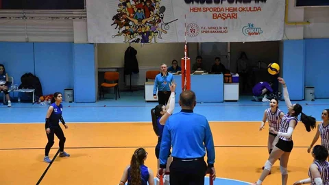 Yıldız Kızlar Voleybol Müsabakaları Tamamlandı