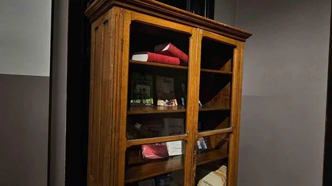 Elazığ'da Tarihi Ahşap Dolap Sergileniyor