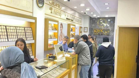 Muğla'da Kuyumcularda Altın Stoku Tükendi