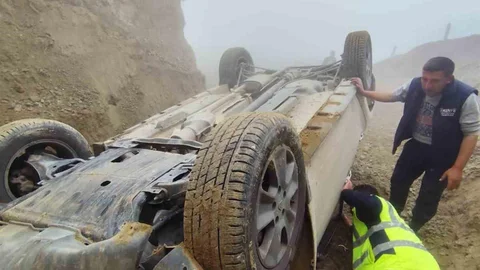 Denizli'de Kontrolden Çıkan Araç Çukura Düştü