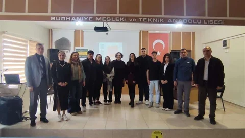 Burhaniye'de Münazara Yarışmaları Başladı